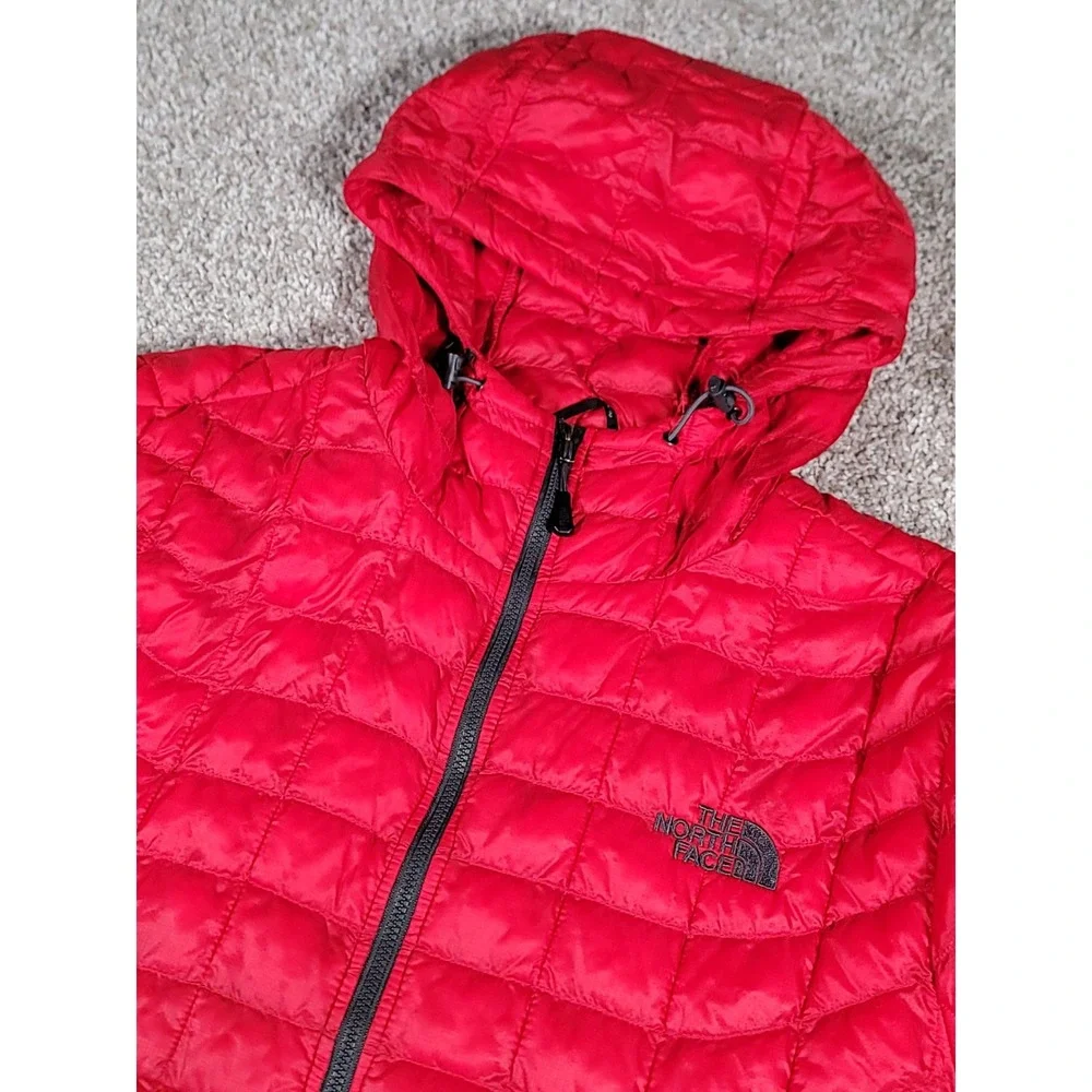 The North Face Thermoball Jacket Hoody Medium Red Quilted Puffer Mens Full Zip